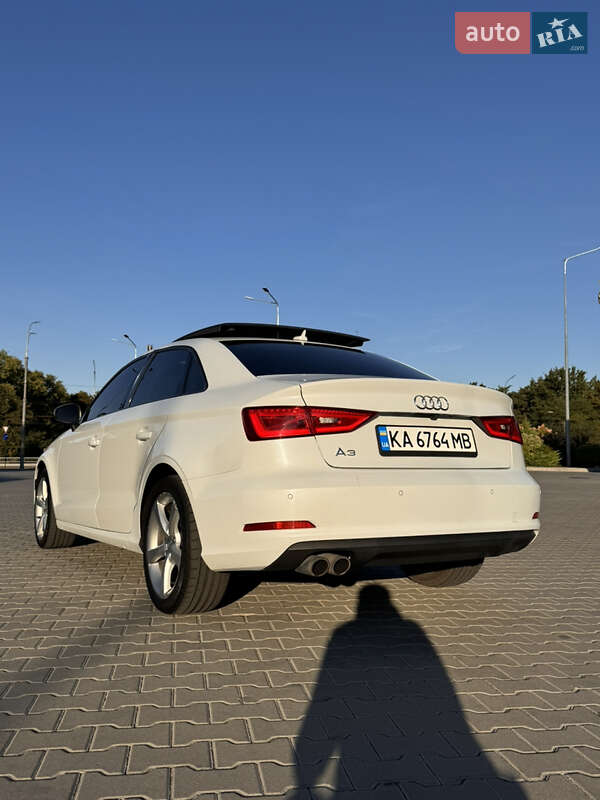 Седан Audi A3 2015 в Киеве