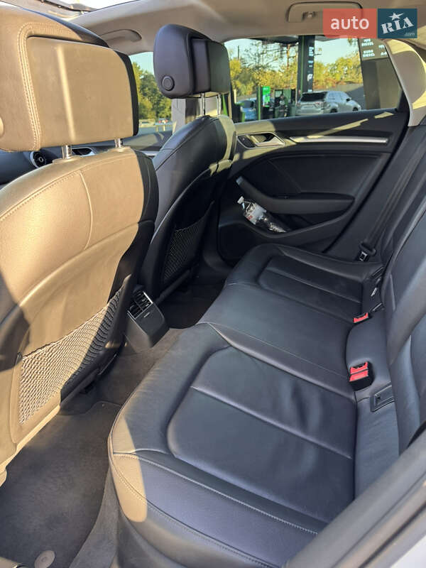 Седан Audi A3 2015 в Киеве