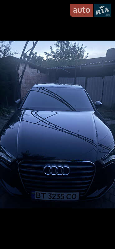 Седан Audi A3 2015 в Николаеве