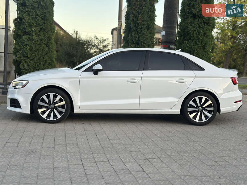 Седан Audi A3 2017 в Івано-Франківську