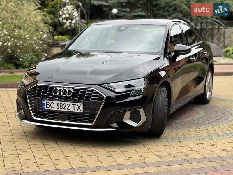 Седан Audi A3 2023 в Львове