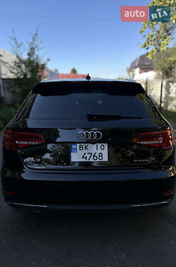 Седан Audi A3 2017 в 