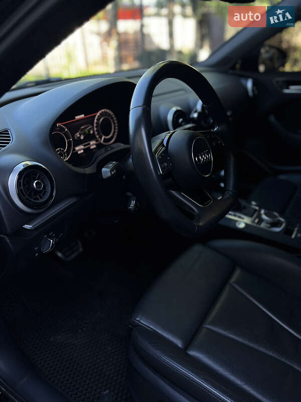 Седан Audi A3 2017 в Ровно