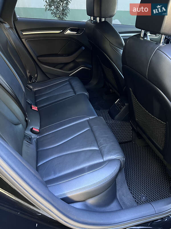 Седан Audi A3 2017 в Ровно