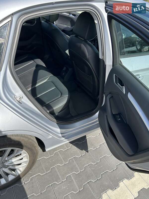 Седан Audi A3 2016 в Ирпене