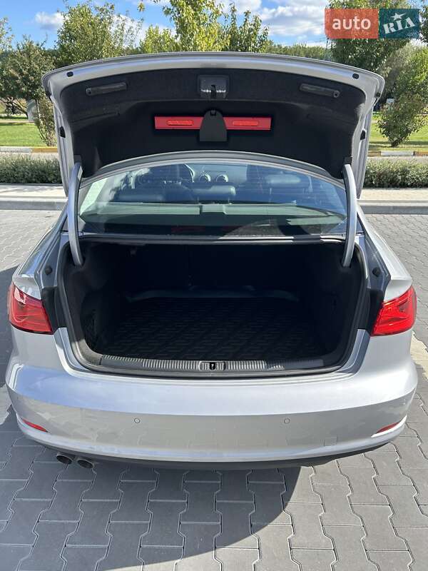 Седан Audi A3 2016 в Ирпене