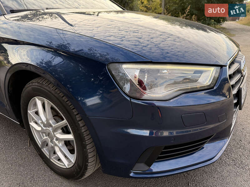 Седан Audi A3 2015 в Івано-Франківську