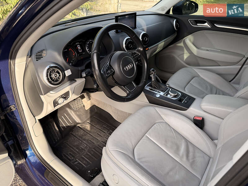 Седан Audi A3 2015 в Івано-Франківську