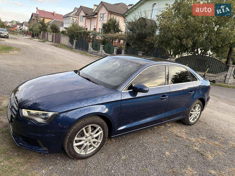 Седан Audi A3 2015 в Івано-Франківську