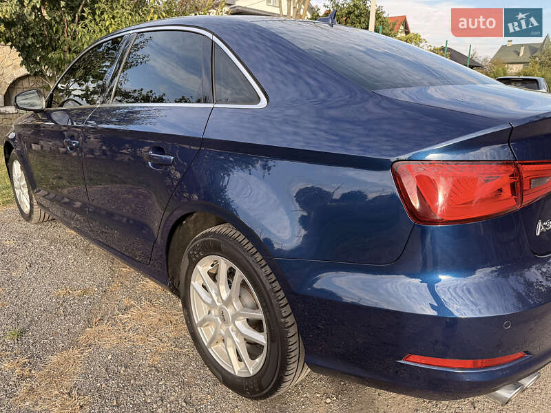 Седан Audi A3 2015 в Івано-Франківську