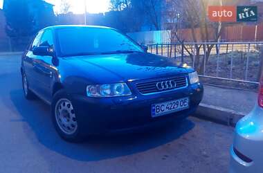 Хэтчбек Audi A3 2002 в 
