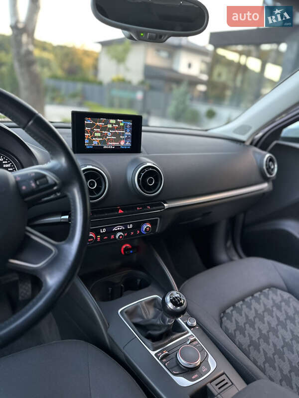 Хетчбек Audi A3 2015 в Ужгороді
