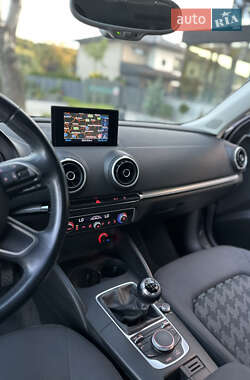 Хетчбек Audi A3 2015 в 