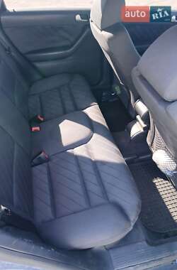 Хетчбек Audi A3 2001 в 