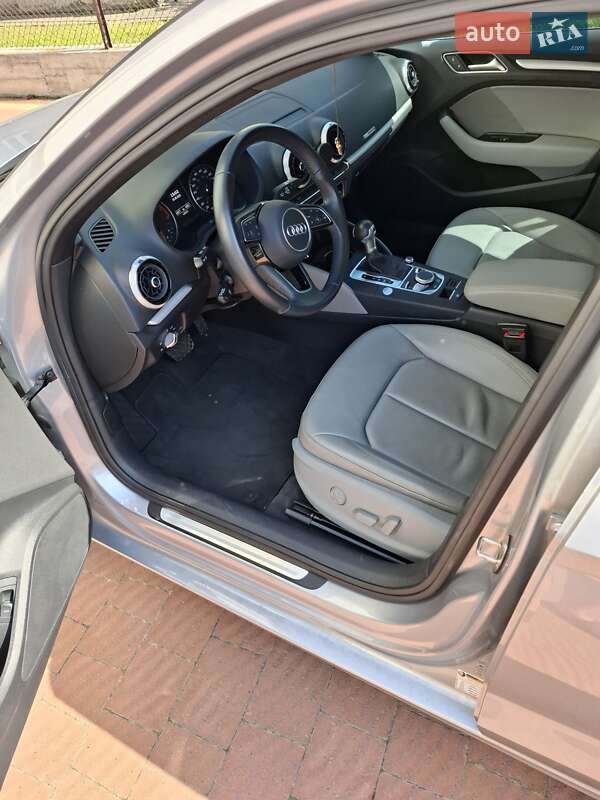 Седан Audi A3 2018 в Львові