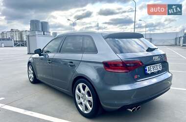 Хэтчбек Audi A3 2016 в 
