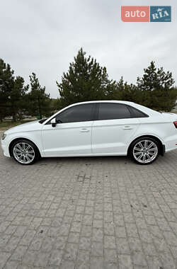 Седан Audi A3 2016 в Запорожье