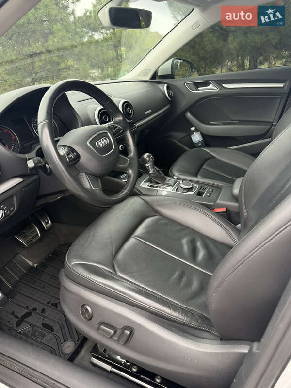 Седан Audi A3 2016 в Запорожье
