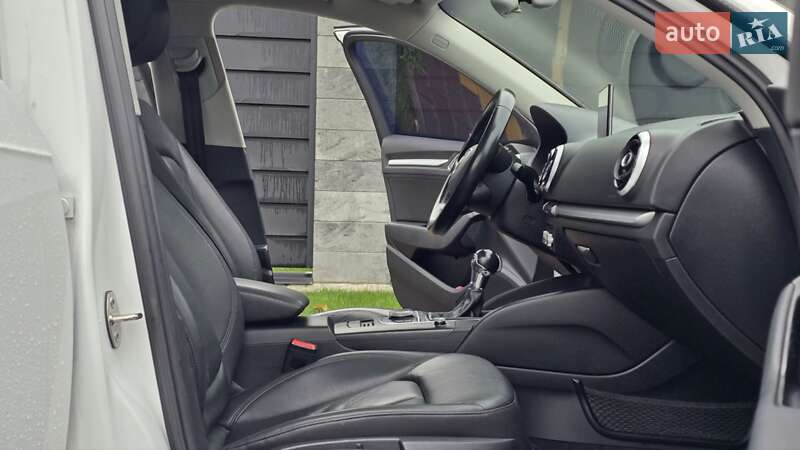 Хэтчбек Audi A3 2015 в Киеве
