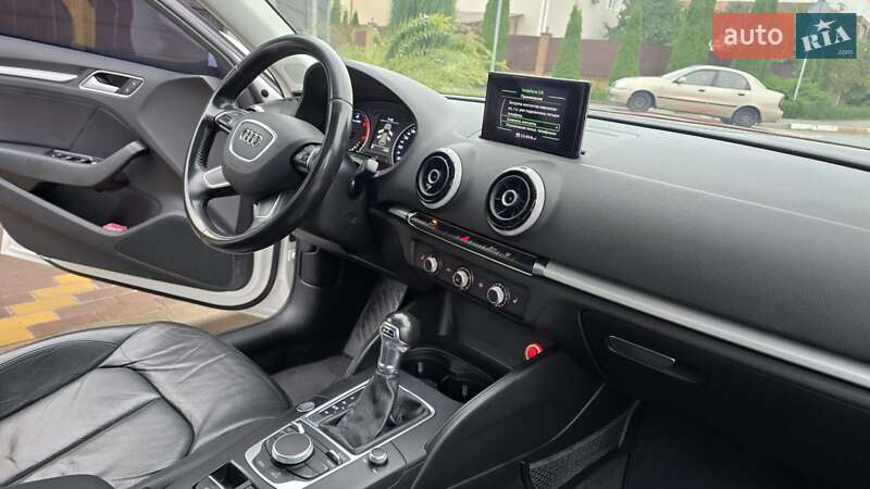 Хэтчбек Audi A3 2015 в Киеве
