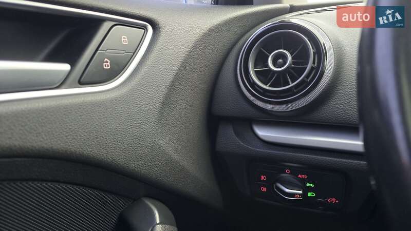 Хэтчбек Audi A3 2015 в Киеве