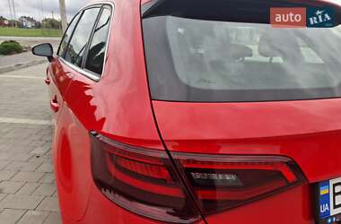 Хетчбек Audi A3 2015 в 