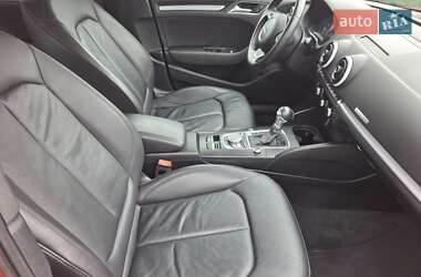 Хетчбек Audi A3 2015 в 