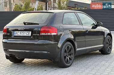 Хэтчбек Audi A3 2004 в 