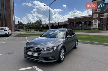 Хетчбек Audi A3 2016 в 