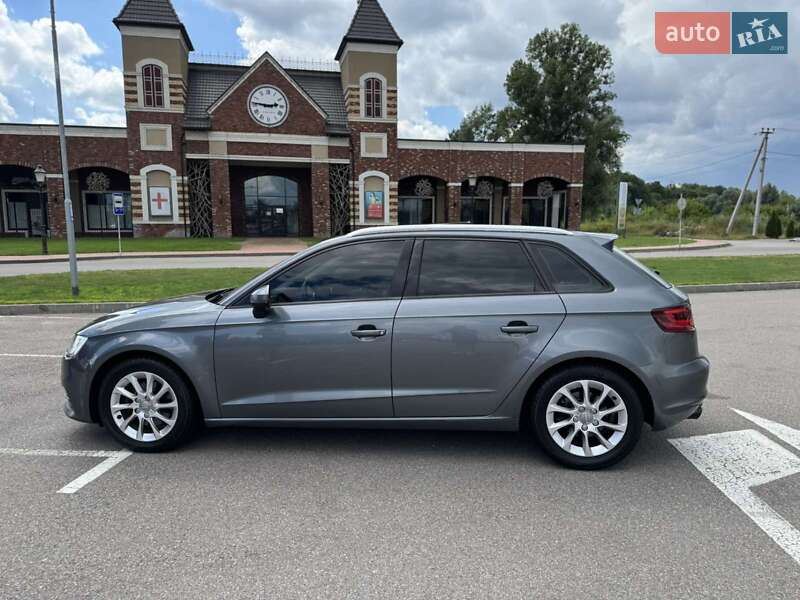 Хэтчбек Audi A3 2016 в Киеве