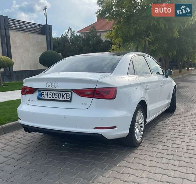 Седан Audi A3 2016 в Одессе