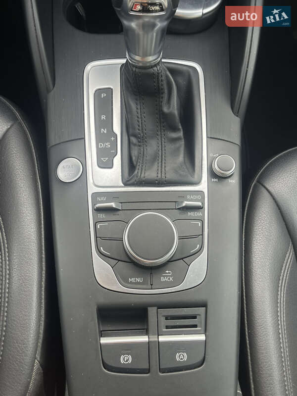 Седан Audi A3 2016 в Одессе