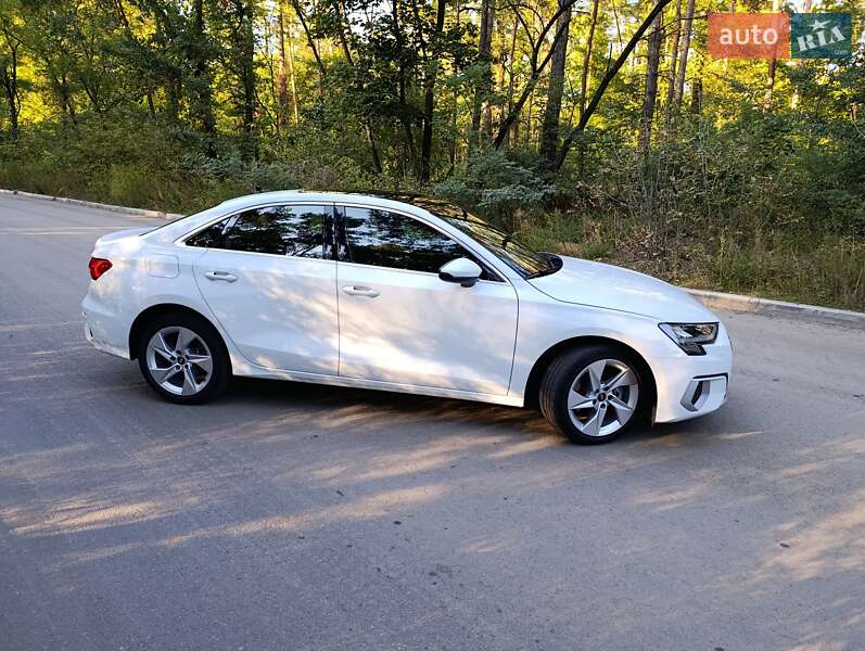 Седан Audi A3 2022 в Киеве