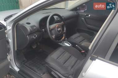 Хэтчбек Audi A3 2002 в 