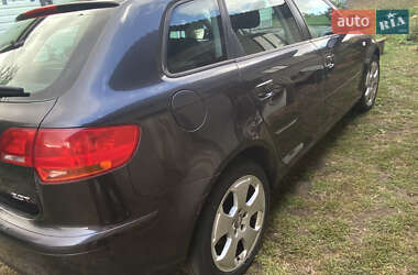 Хэтчбек Audi A3 2004 в 
