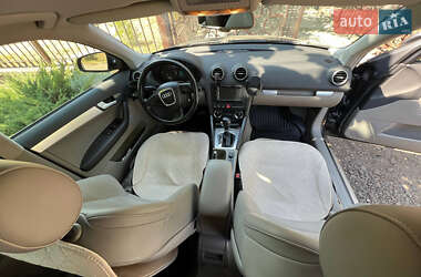 Хэтчбек Audi A3 2005 в 