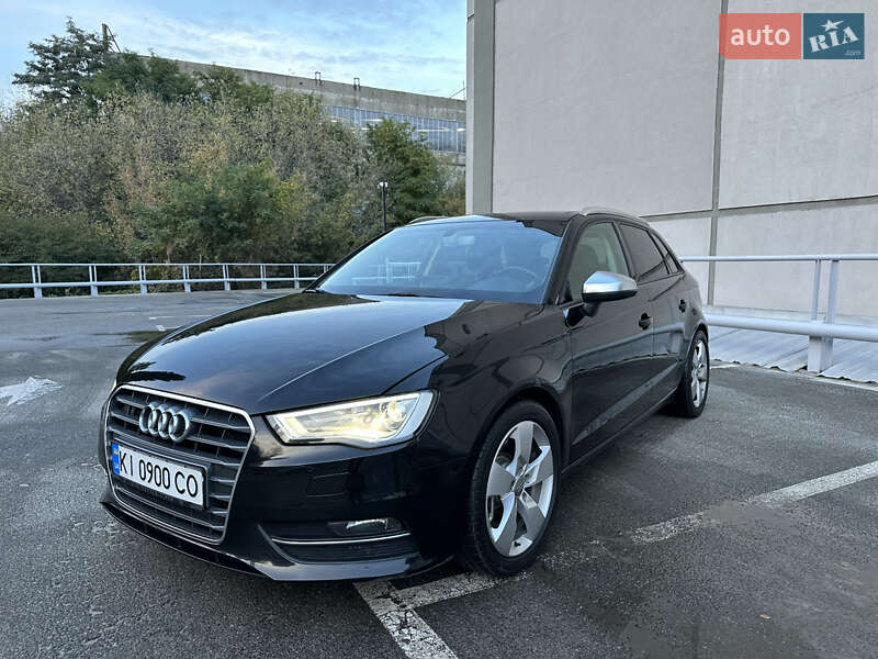Хэтчбек Audi A3 2016 в Киеве