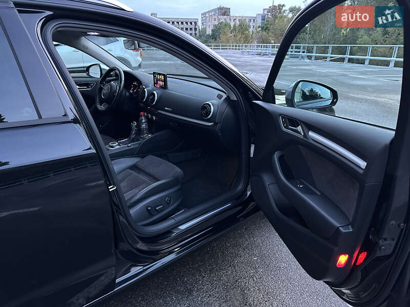 Хэтчбек Audi A3 2016 в Киеве