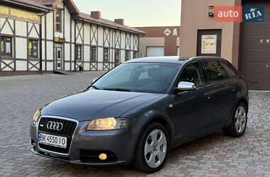 Хэтчбек Audi A3 2004 в 