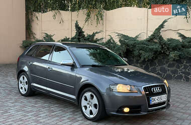 Хэтчбек Audi A3 2004 в 