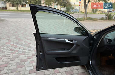 Хэтчбек Audi A3 2004 в 