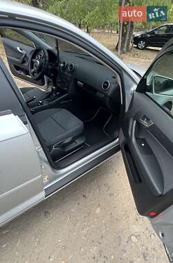 Хэтчбек Audi A3 2006 в 