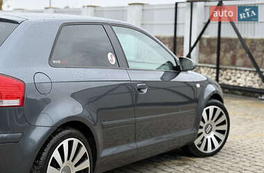 Хэтчбек Audi A3 2004 в 
