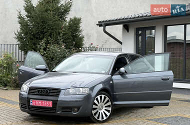 Хэтчбек Audi A3 2004 в 