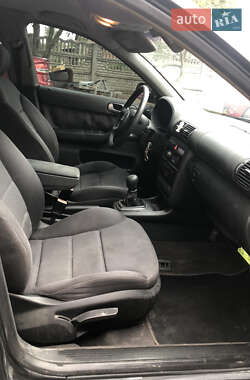 Хэтчбек Audi A3 2002 в 