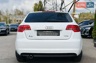 Хэтчбек Audi A3 2013 в 