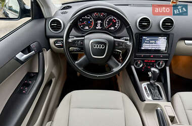 Хэтчбек Audi A3 2009 в 
