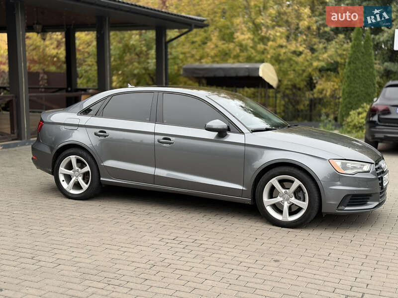 Седан Audi A3 2015 в Ровно