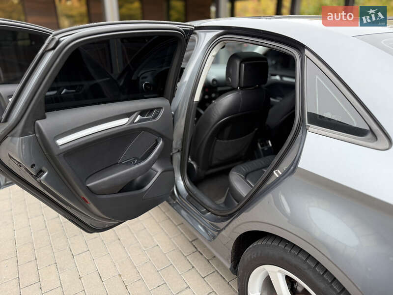 Седан Audi A3 2015 в Ровно