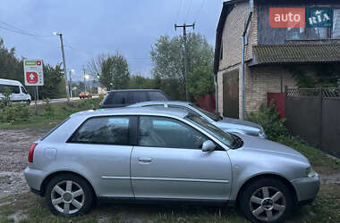 Хэтчбек Audi A3 2001 в 
